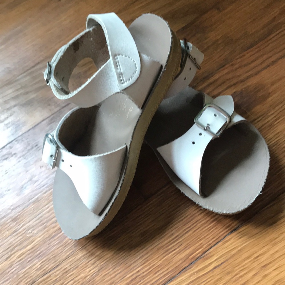White leather Sun-San Surfer sandal, size 8